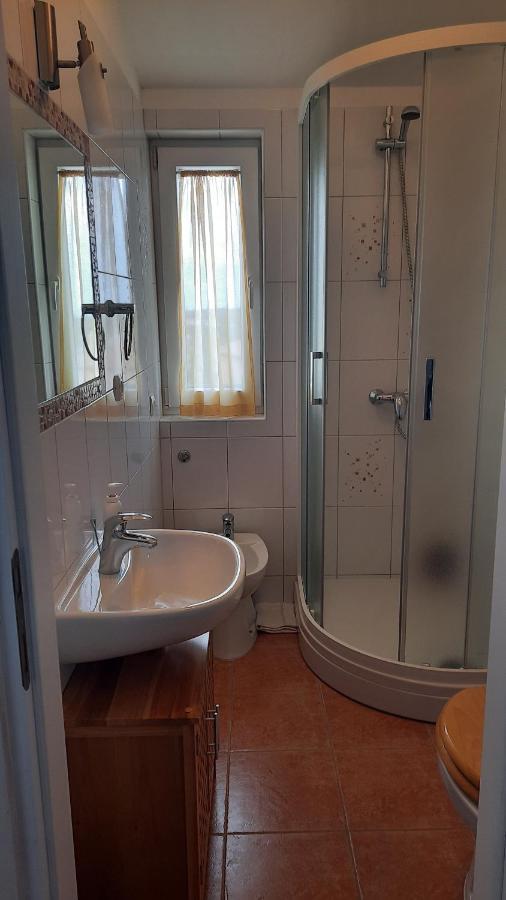 Grbin Apartament *